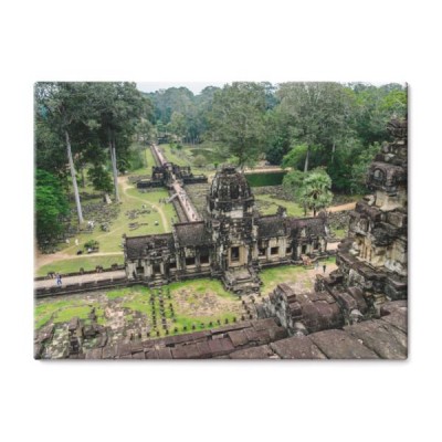 niesamowity-widok-angkor-wat-to-kompleks-swiatynny-w-kambodzy-i-najwiekszy-pomnik-religijny-na-swiecie-lokalizacja-siem-reap