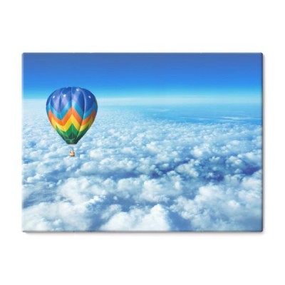 balon-na-gorace-powietrze-ponad-chmurami