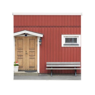 drewniane-zolte-drzwi-w-kolorze-czerwonym-budynku