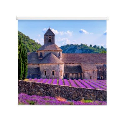 lawendowi-pola-przy-senanque-monasterem-provence-francja