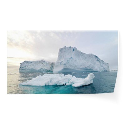 gory-lodowe-na-oceanie-arktycznym-w-fiordu-lodowym-ilulissat-grenlandia