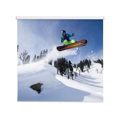 niesamowity-skok-na-snowboardzie