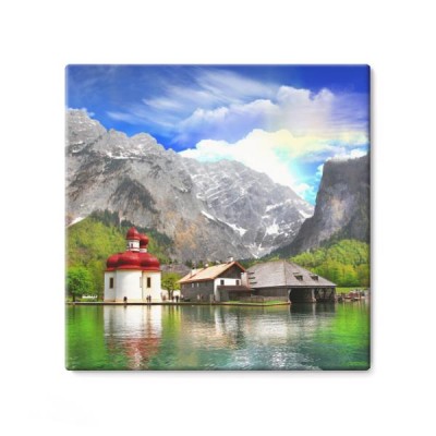 piekna-alpejska-sceneria-krysztalowe-jezioro-koenigssee