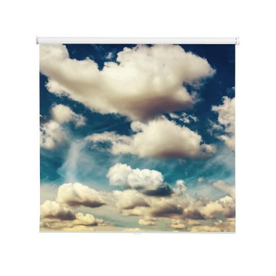 biale-puszyste-chmury-na-niebieskim-niebie