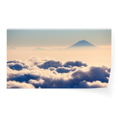 halny-szczyt-nad-morze-chmury-i-mgla-w-zmierzchu-czasie-przy-halnym-rinjani-aktywny-wulkan-przy-lombok-wyspa-indonezja